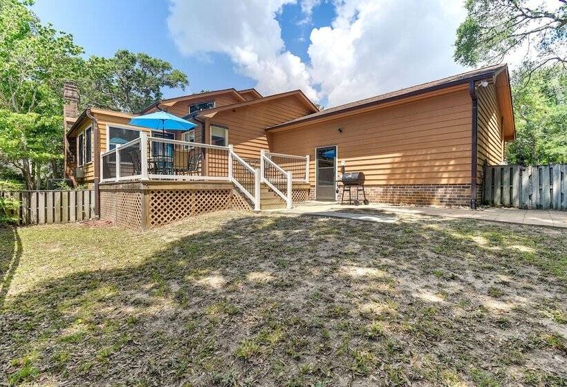 Walk To North Myrtle Beach: Family Friendly Home!