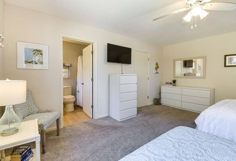 Walk To North Myrtle Beach: Family Friendly Home!