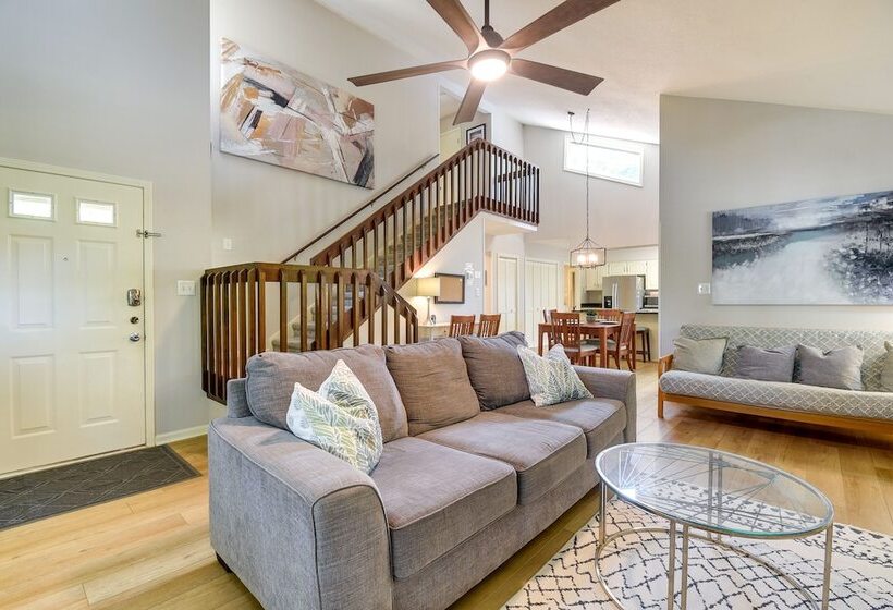 Walk To North Myrtle Beach: Family Friendly Home!