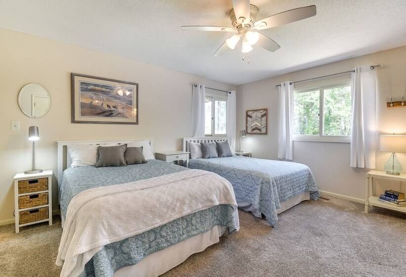 Walk To North Myrtle Beach: Family Friendly Home!