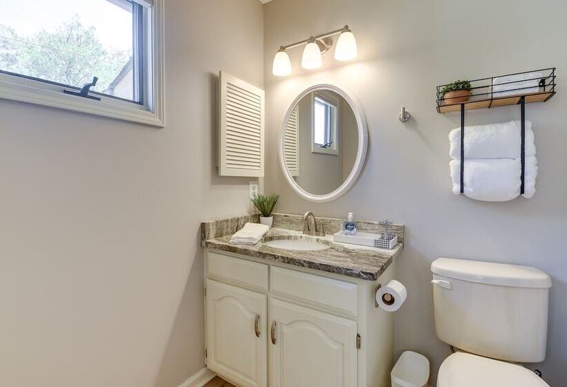 Walk To North Myrtle Beach: Family Friendly Home!