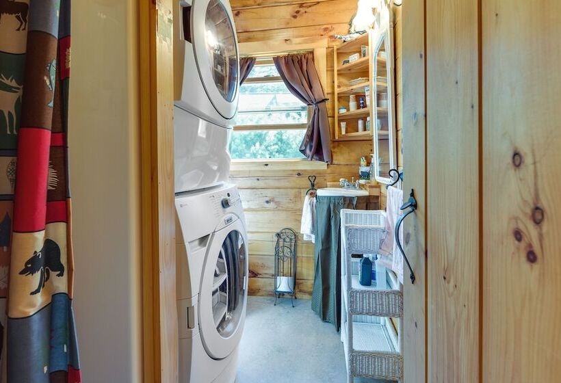 Pet Friendly Island Retreat   Boat Access Only!