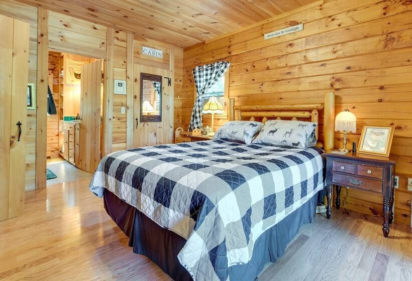 Pet Friendly Island Retreat   Boat Access Only!