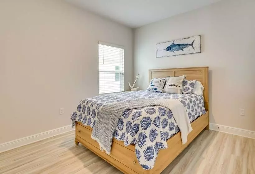 Snowbird Getaway: Windmark Beach Home!