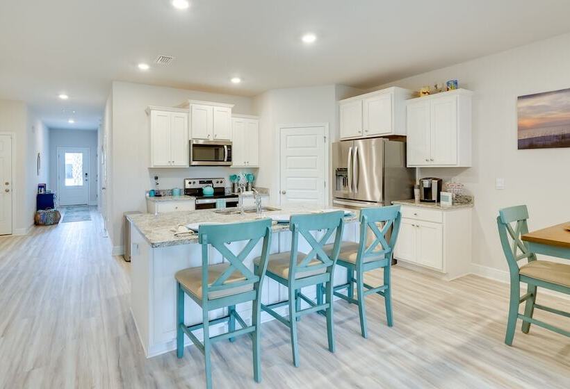 Snowbird Getaway: Windmark Beach Home!