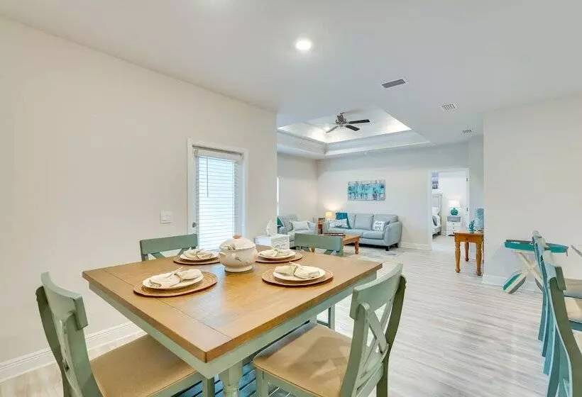 Snowbird Getaway: Windmark Beach Home!