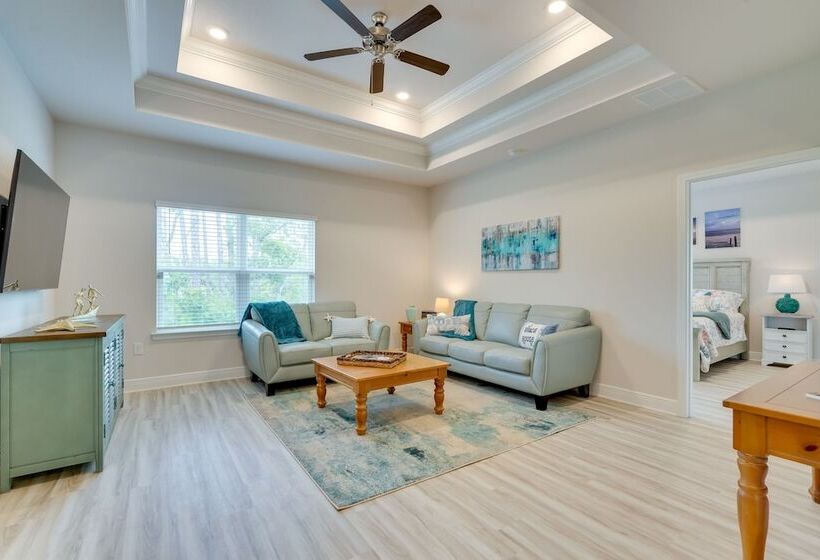 Snowbird Getaway: Windmark Beach Home!