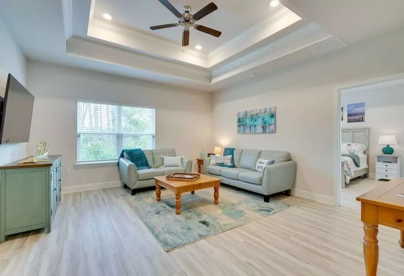 Snowbird Getaway: Windmark Beach Home!