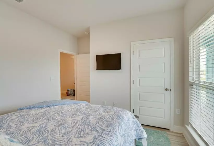 Snowbird Getaway: Windmark Beach Home!