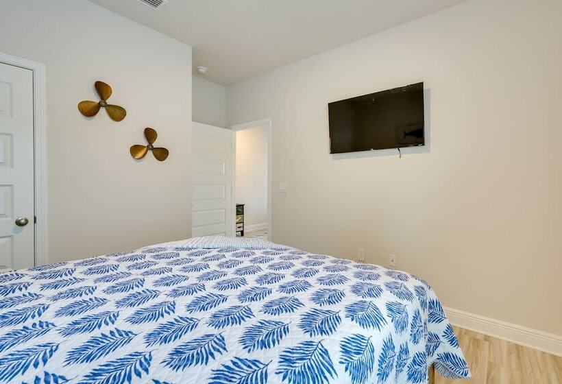 Snowbird Getaway: Windmark Beach Home!