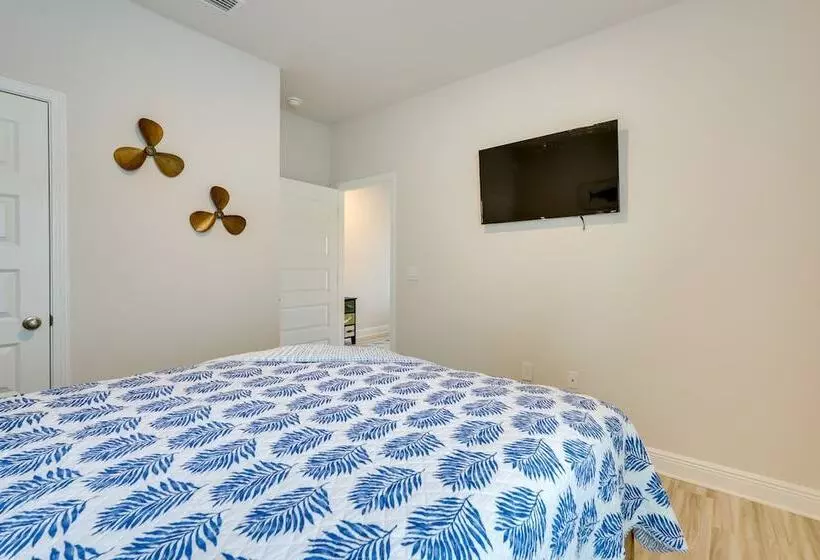 Snowbird Getaway: Windmark Beach Home!