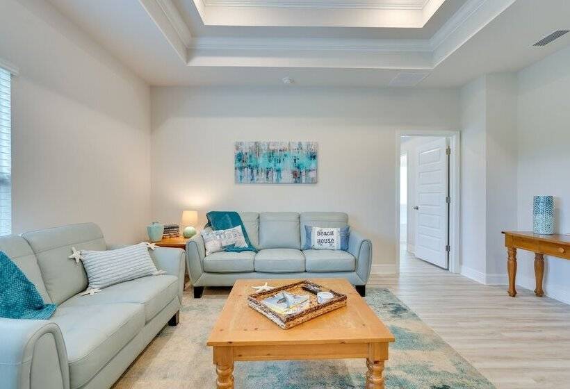 Snowbird Getaway: Windmark Beach Home!