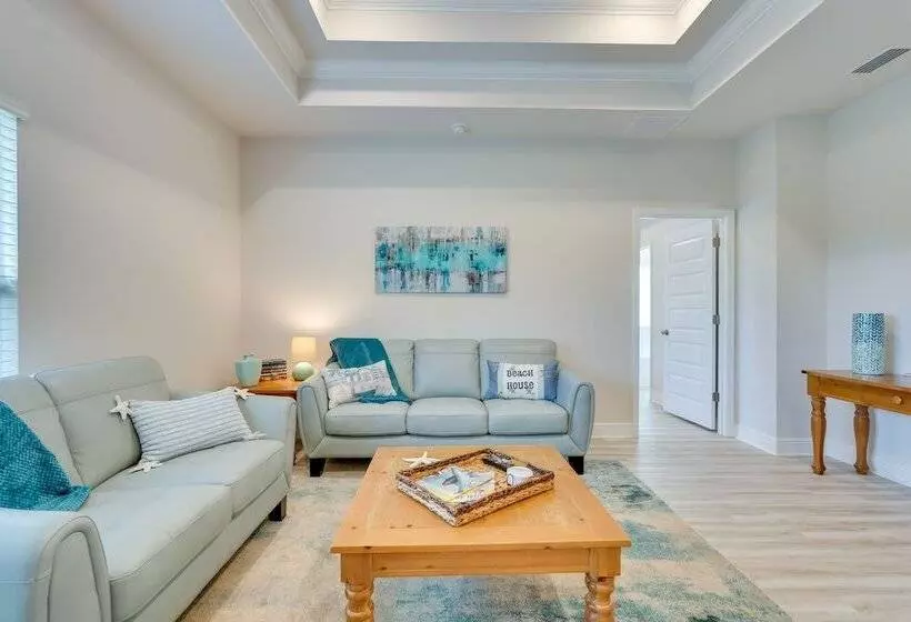 Snowbird Getaway: Windmark Beach Home!