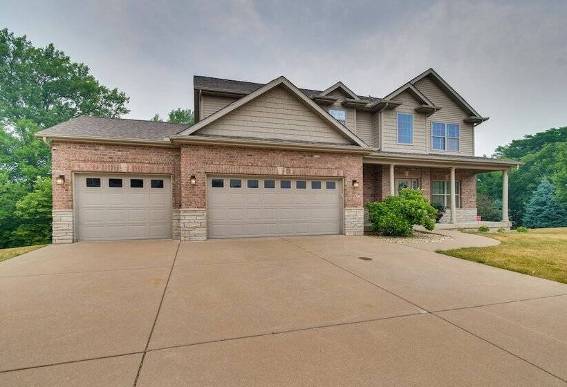 Prime Peoria Retreat W/ Deck & Fireplace!