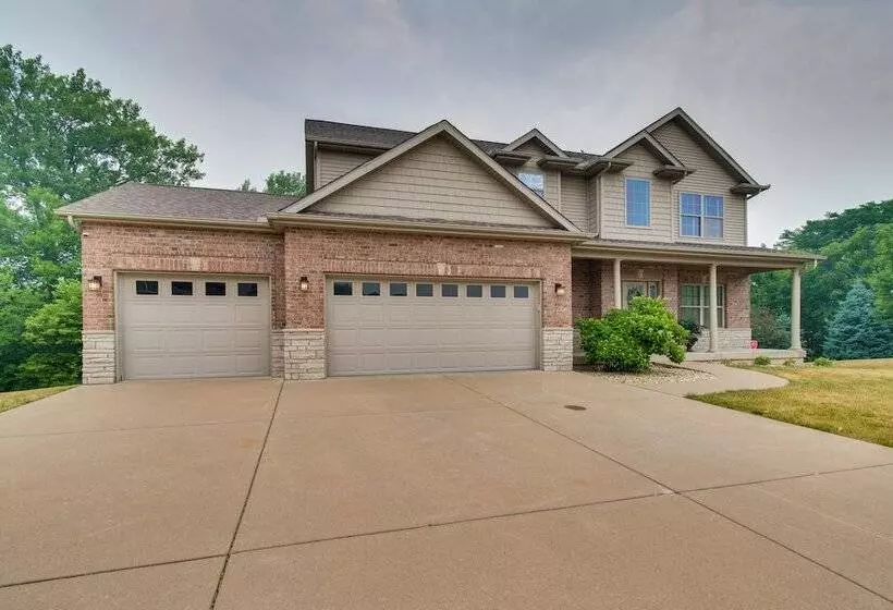 Prime Peoria Retreat W/ Deck & Fireplace!