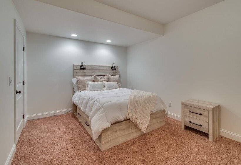 Prime Peoria Retreat W/ Deck & Fireplace!