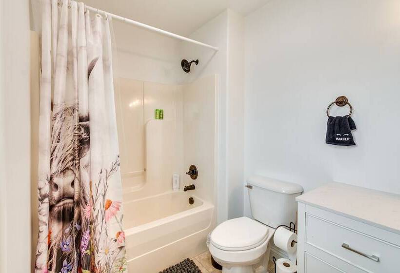 Prime Peoria Retreat W/ Deck & Fireplace!