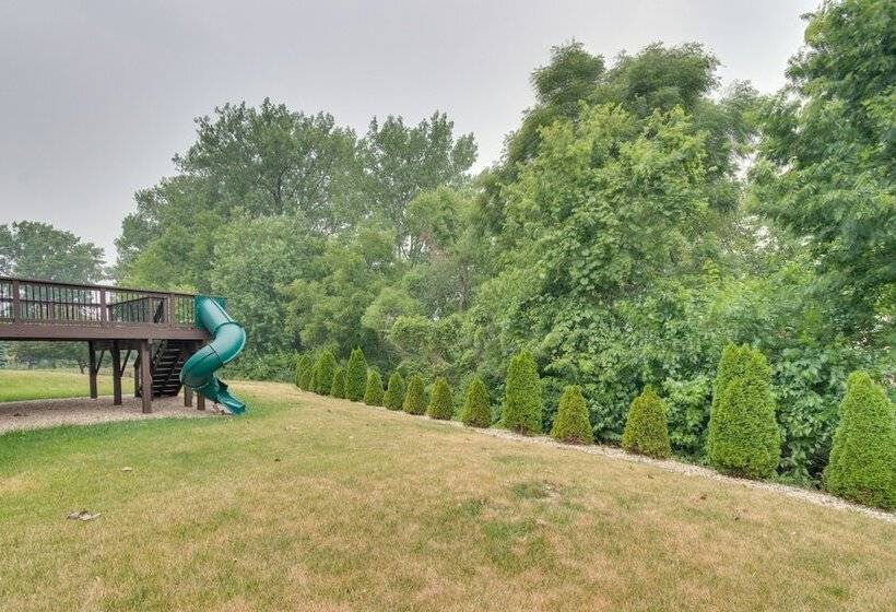 Prime Peoria Retreat W/ Deck & Fireplace!