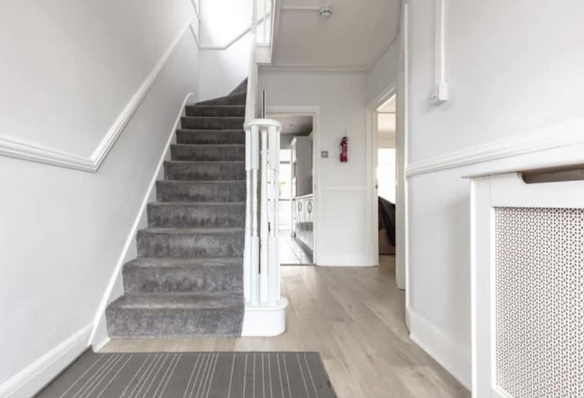 Residens Hidden Gem Minutes From Heathrow Airport