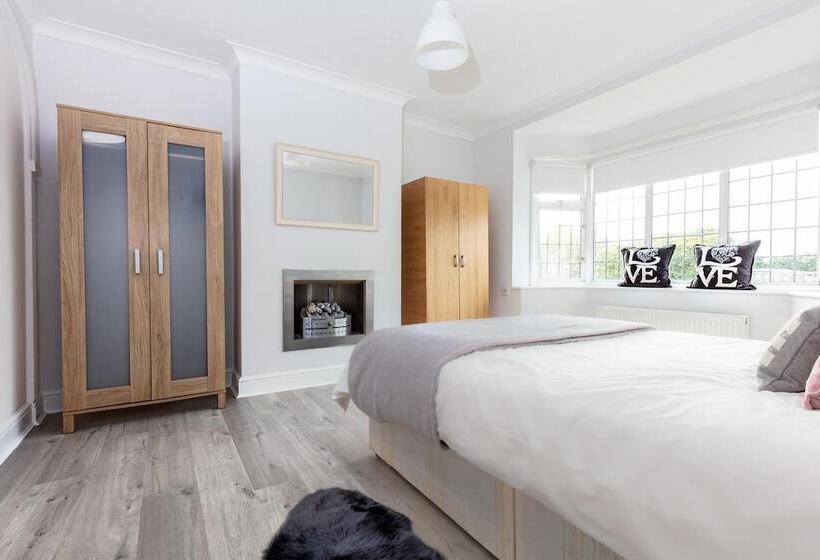 Residens Hidden Gem Minutes From Heathrow Airport