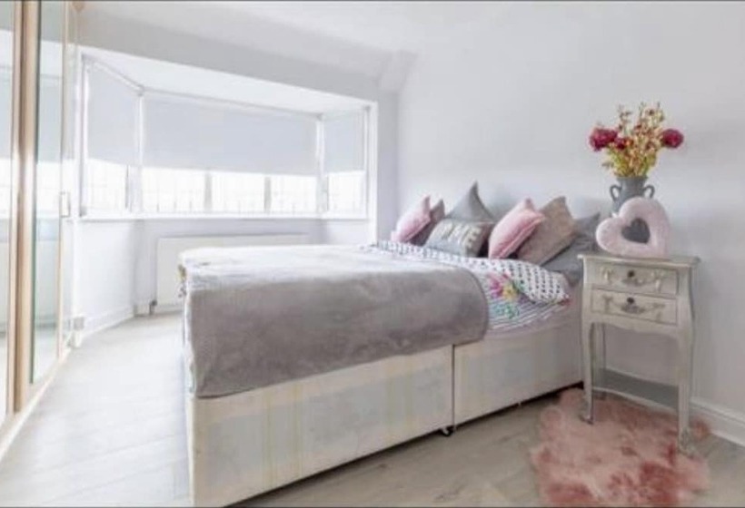 Residens Hidden Gem Minutes From Heathrow Airport