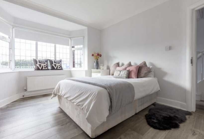 Residens Hidden Gem Minutes From Heathrow Airport