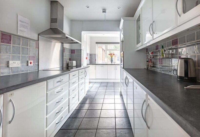 Residens Hidden Gem Minutes From Heathrow Airport