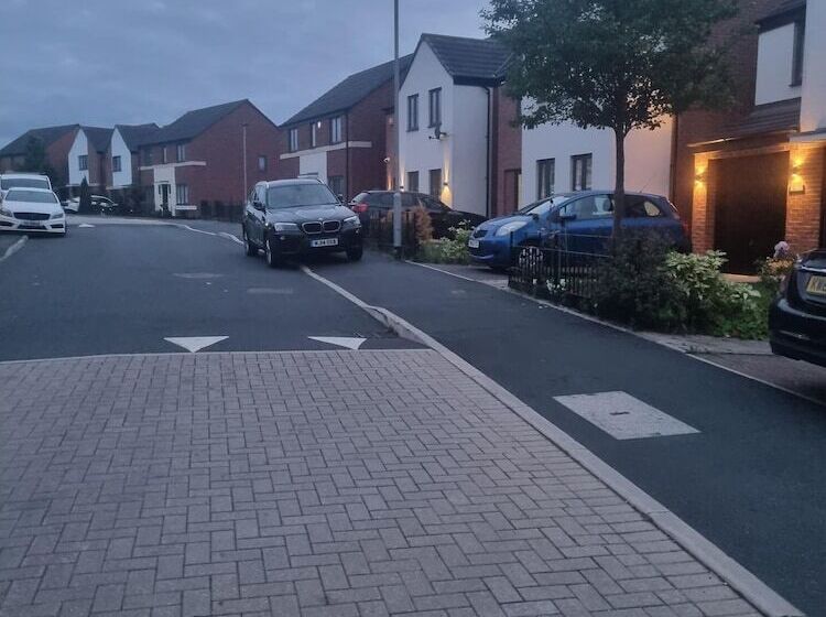 Rezydencja Stunning 3 Bed Home At The Heart Of Wolverhampton