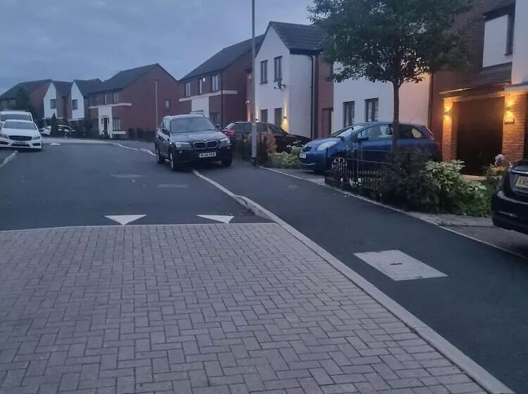 Residenssi Stunning 3 Bed Home At The Heart Of Wolverhampton