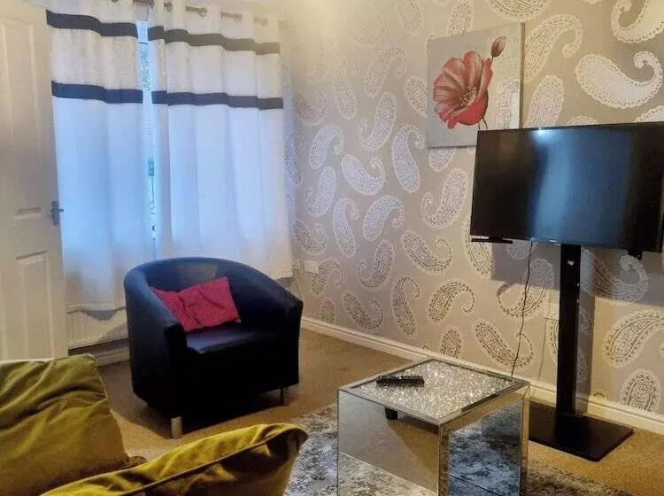 Residenssi Stunning 3 Bed Home At The Heart Of Wolverhampton