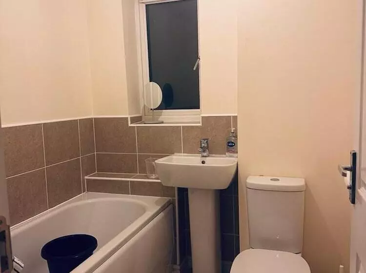 Residenssi Stunning 3 Bed Home At The Heart Of Wolverhampton