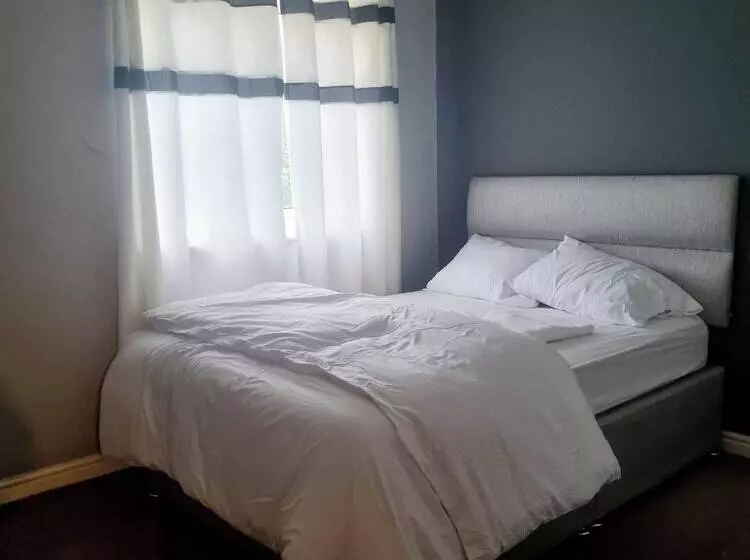 Residenssi Stunning 3 Bed Home At The Heart Of Wolverhampton