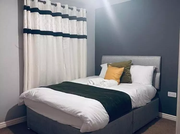 Residenssi Stunning 3 Bed Home At The Heart Of Wolverhampton