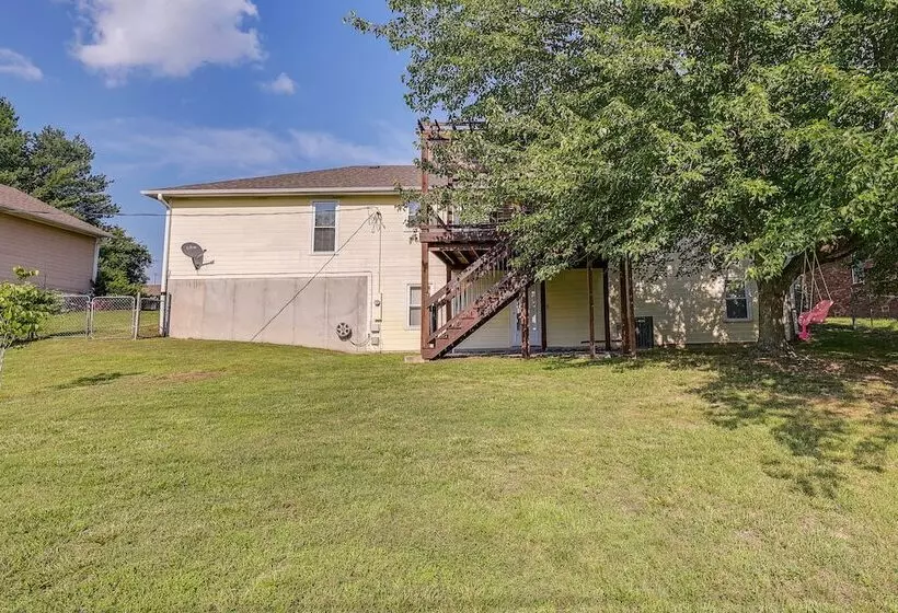 Single Story Webb City Home W/ Deck & Gas Grill!