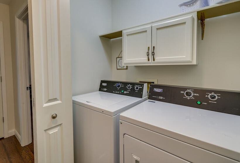 Single Story Webb City Home W/ Deck & Gas Grill!