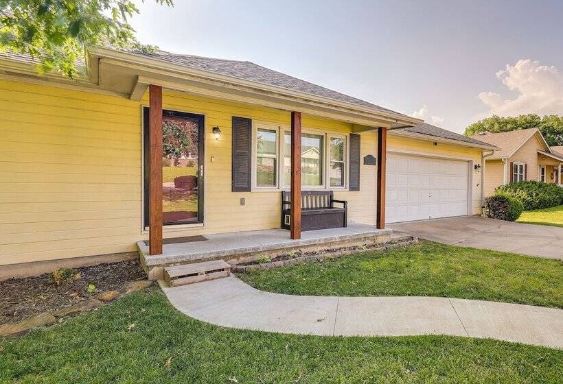 Single Story Webb City Home W/ Deck & Gas Grill!