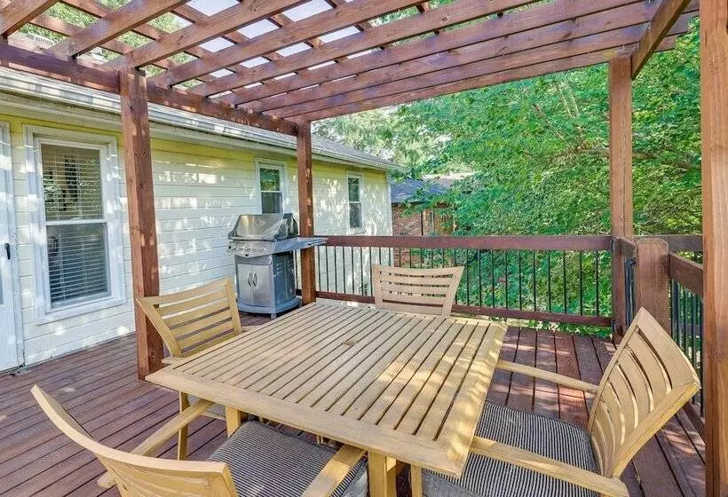 Single Story Webb City Home W/ Deck & Gas Grill!
