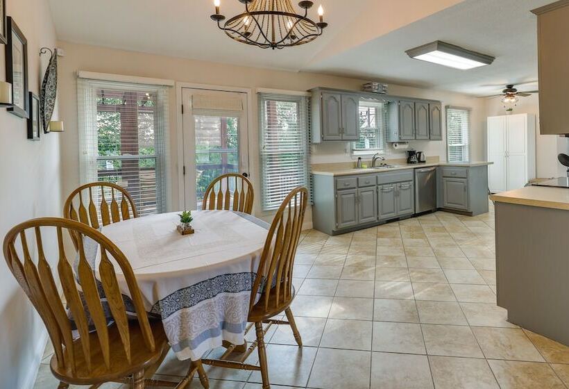 Single Story Webb City Home W/ Deck & Gas Grill!