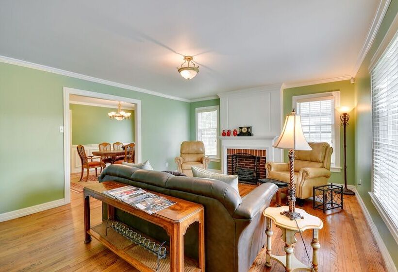 Spacious Amarillo Home With Shared Fire Pit!