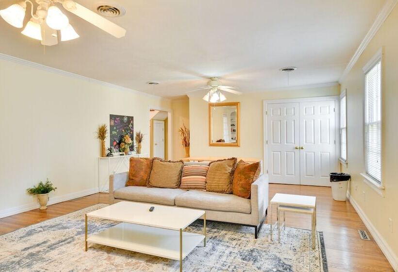 Spacious Amarillo Home With Shared Fire Pit!