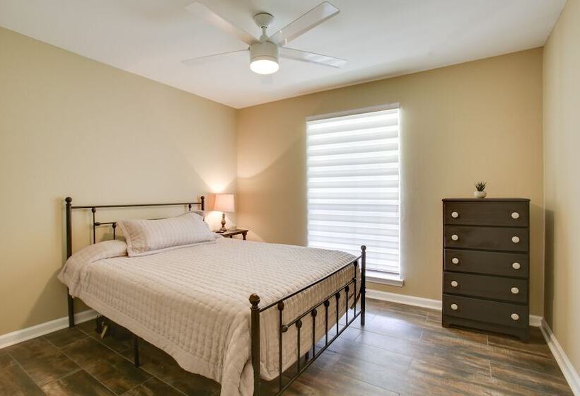 Spacious Baton Rouge Home Rental: 12 Mi To Lsu!