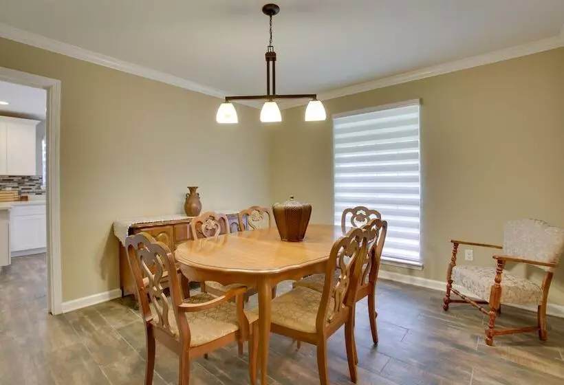 Spacious Baton Rouge Home Rental: 12 Mi To Lsu!