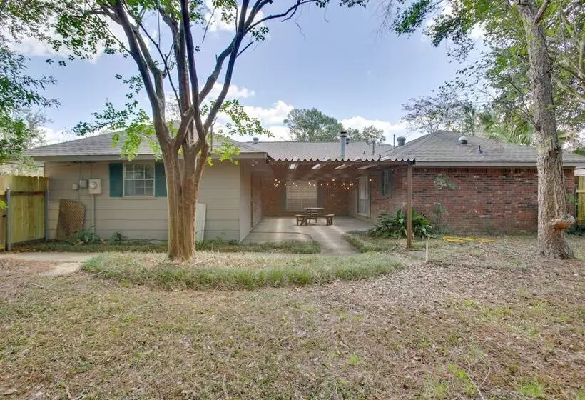 Spacious Baton Rouge Home Rental: 12 Mi To Lsu!