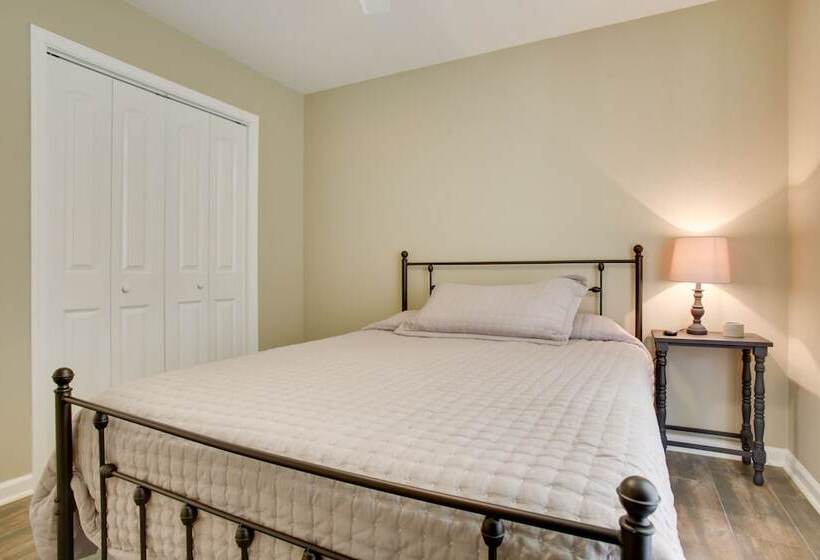 Spacious Baton Rouge Home Rental: 12 Mi To Lsu!