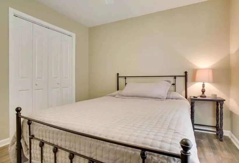 Spacious Baton Rouge Home Rental: 12 Mi To Lsu!