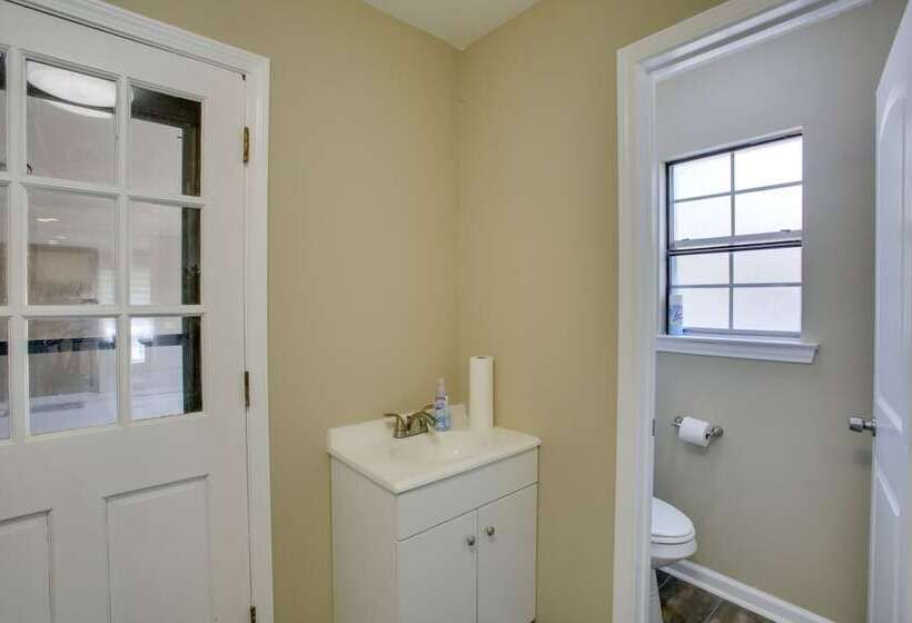 Spacious Baton Rouge Home Rental: 12 Mi To Lsu!