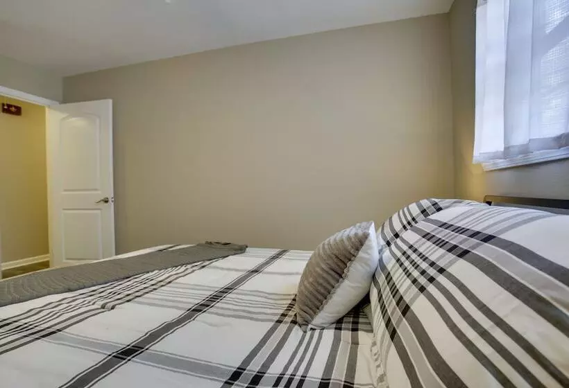 Spacious Baton Rouge Home Rental: 12 Mi To Lsu!