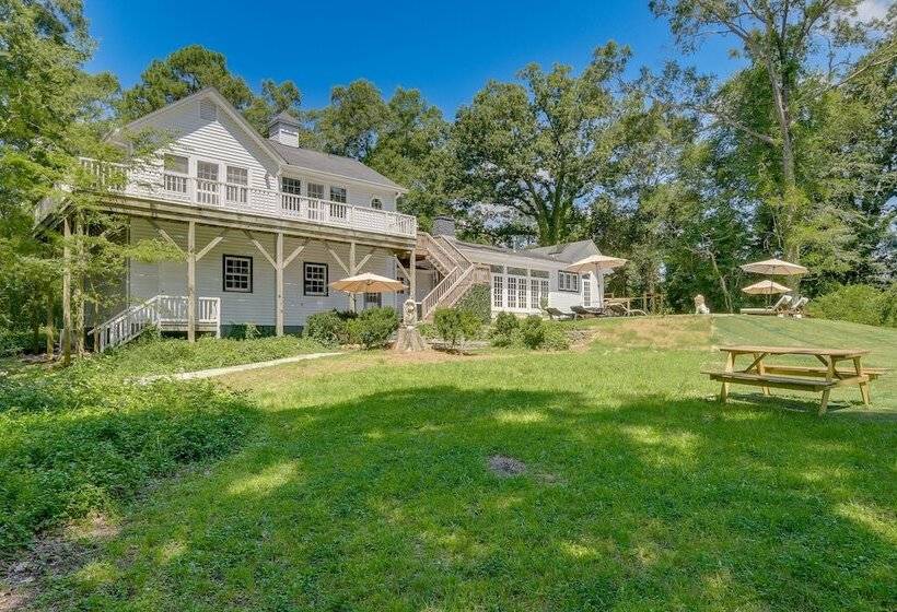 Spacious Durham Home W/ Fire Pit & Hot Tub!