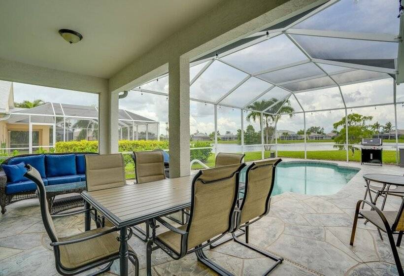 Sunny Fort Myers Home W/ Heated Pool!