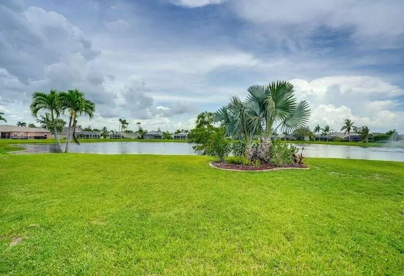 Sunny Fort Myers Home W/ Heated Pool!